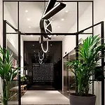 Zoku Hotel apartamentowy 4*