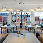 Zoku Hotel apartamentowy 4*