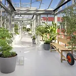 Zoku Hotel apartamentowy 4*