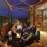 Hotel apartamentowy Zoku 4*